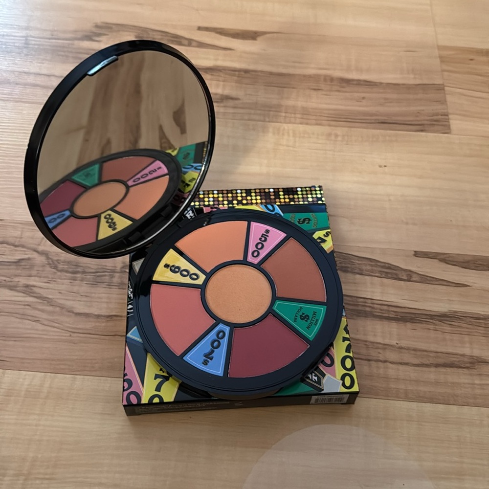 PRICE DROP 🥳 Laura Geller X Wheel of Fortune NEW